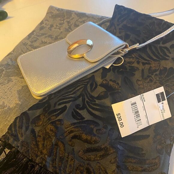 Accessories! Silver crossbody bag and two scarves - Picture 2 of 8